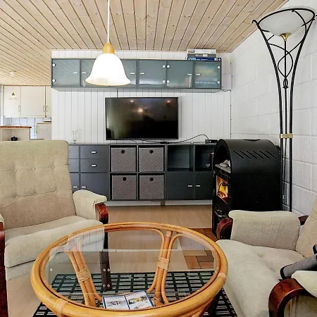 4 Person Holiday In L S